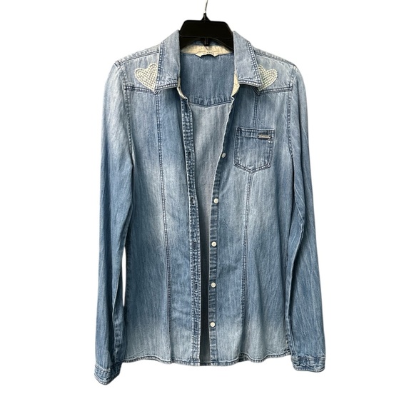 Guess Big Girls’ Sequined Hearts Long Sleeves Lightweight Denim Button Up Shirt - Picture 1 of 9